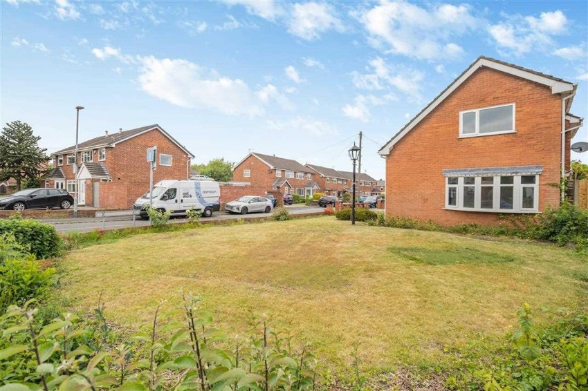 Images for Bridlemere Court