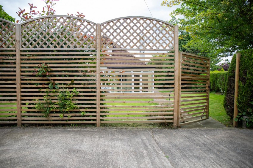 Images for Woodhall Park Crescent West, Stanningley