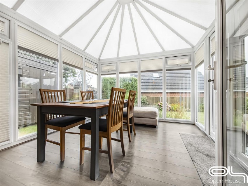 Images for Lawns Drive, Newhall