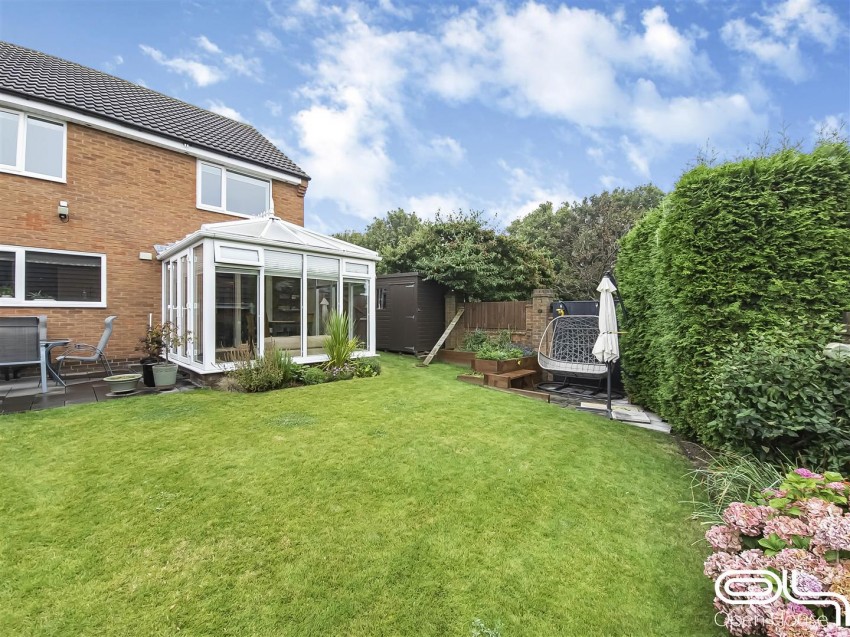 Images for Lawns Drive, Newhall