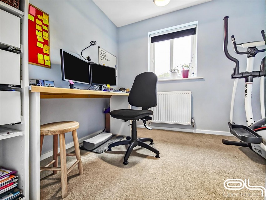 Images for Lawns Drive, Newhall