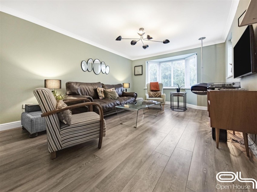 Images for Lawns Drive, Newhall