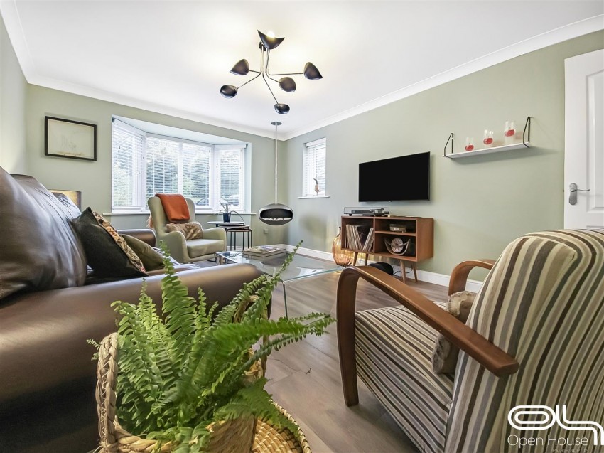 Images for Lawns Drive, Newhall
