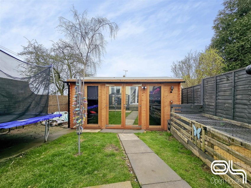 Images for Calgary Crescent, Burton-On-Trent
