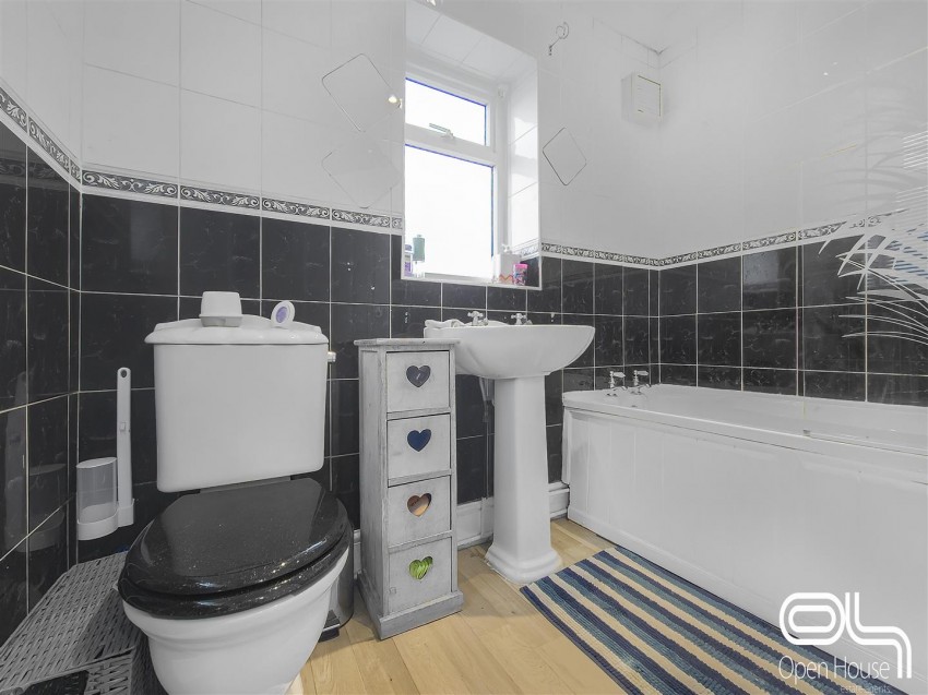Images for Calgary Crescent, Burton-On-Trent