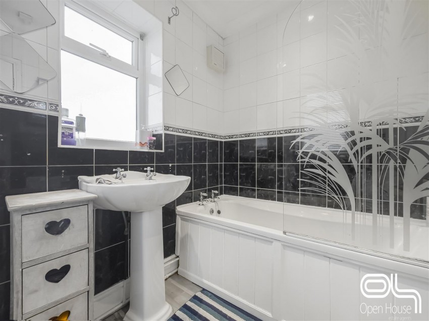 Images for Calgary Crescent, Burton-On-Trent