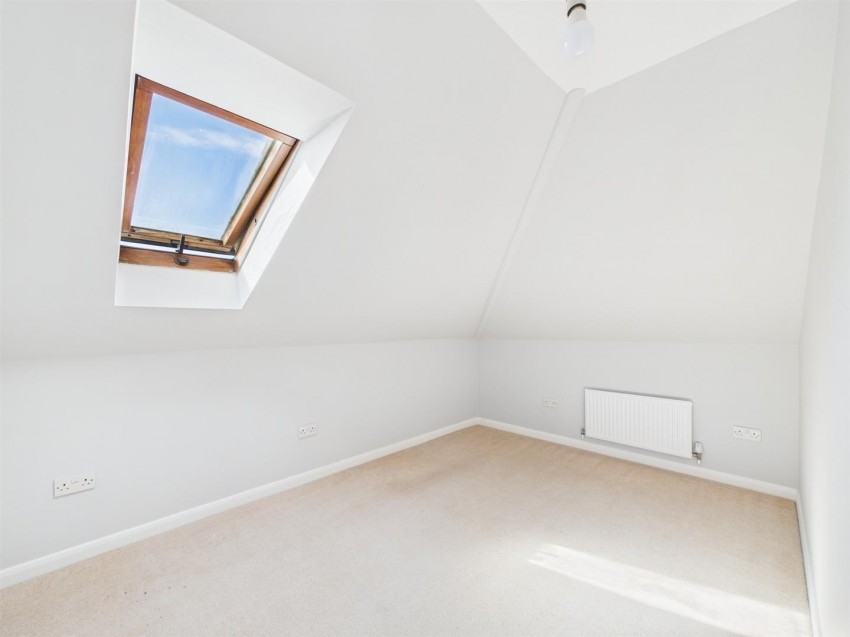 Images for Roderick Avenue Peacehaven