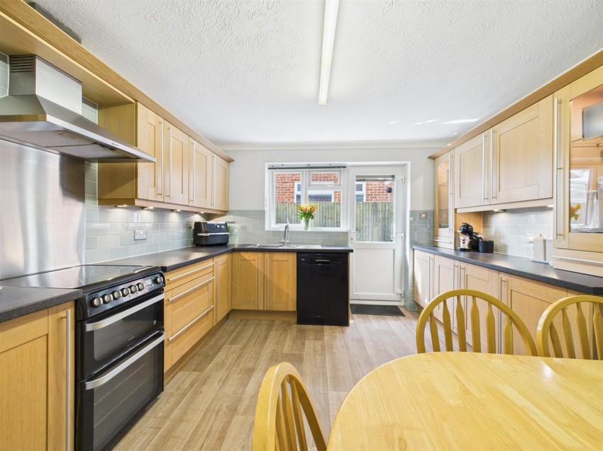Images for Roderick Avenue Peacehaven