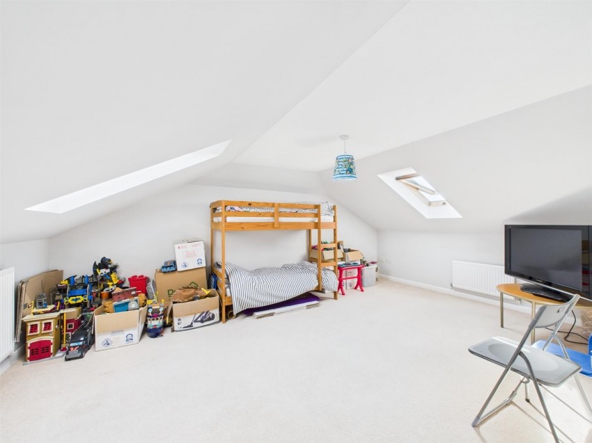 Images for Roderick Avenue Peacehaven