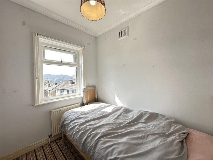 Images for Lynton Drive, Riddlesden