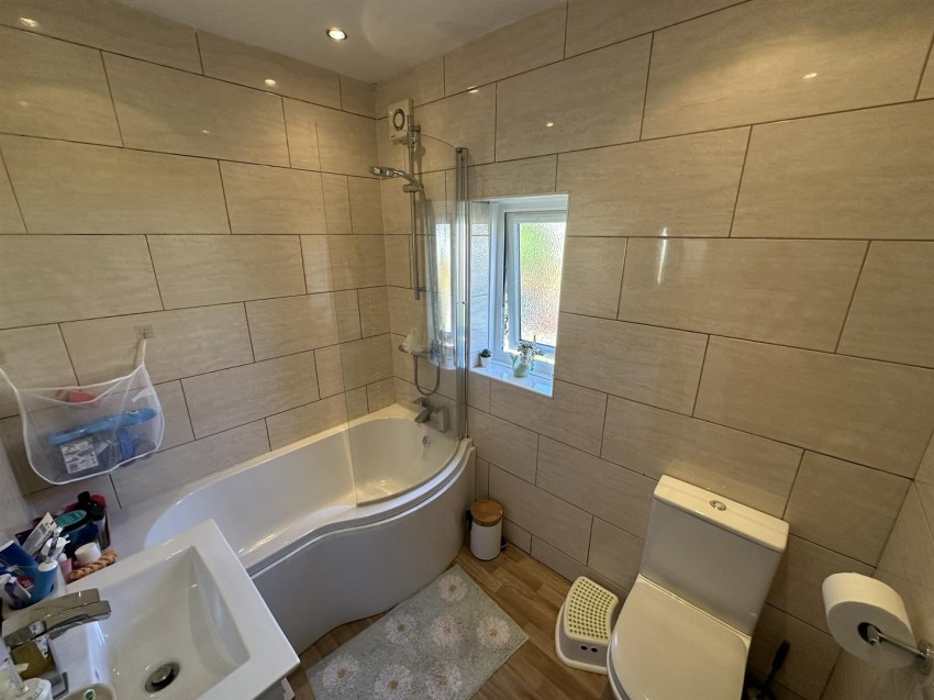 Images for Lynton Drive, Riddlesden