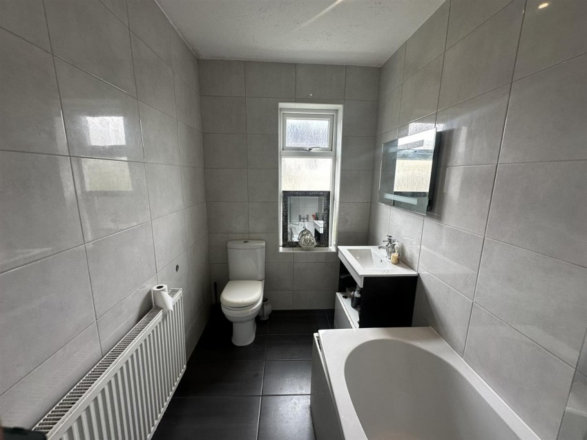Images for Nab Wood Rise, Shipley