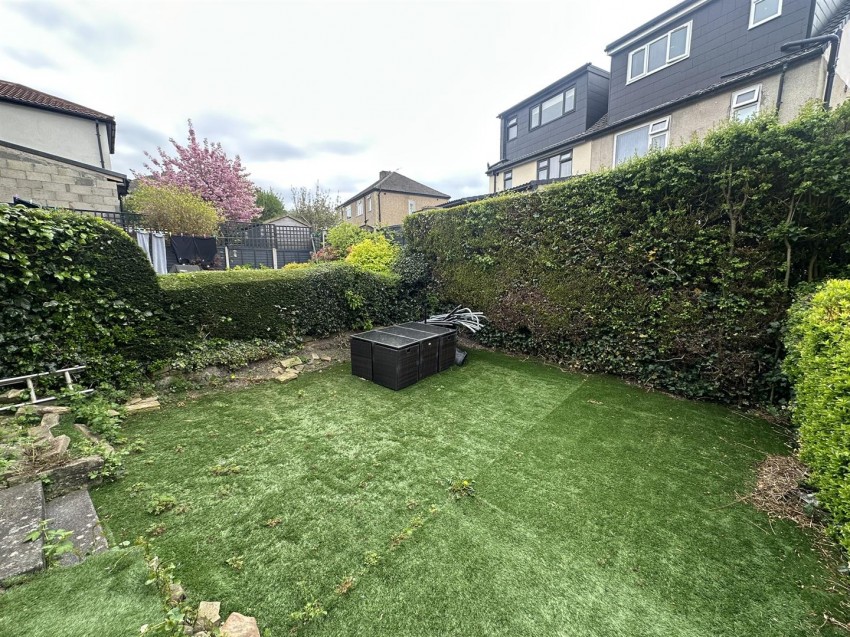 Images for Nab Wood Rise, Shipley