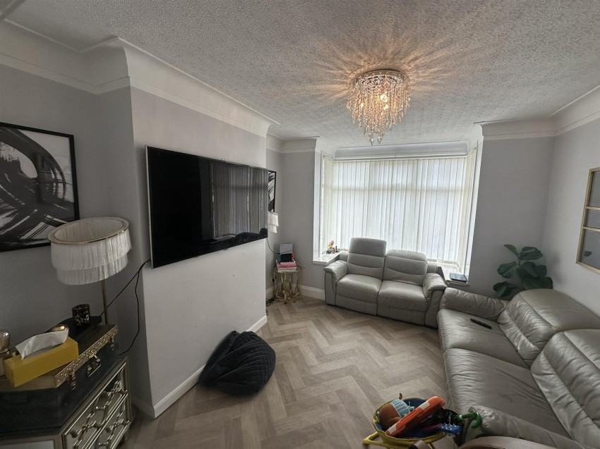 Images for Nab Wood Rise, Shipley