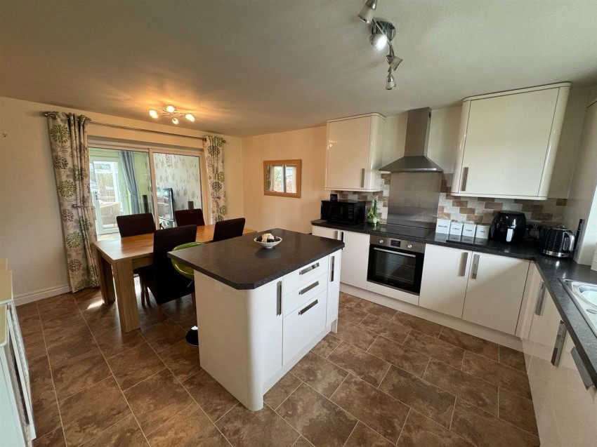Images for Highfell Rise, Keighley