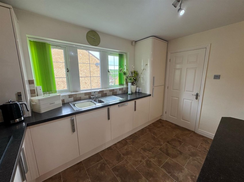 Images for Highfell Rise, Keighley