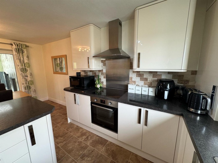 Images for Highfell Rise, Keighley