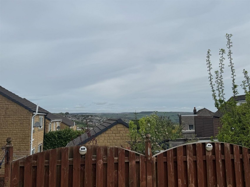 Images for Highfell Rise, Keighley