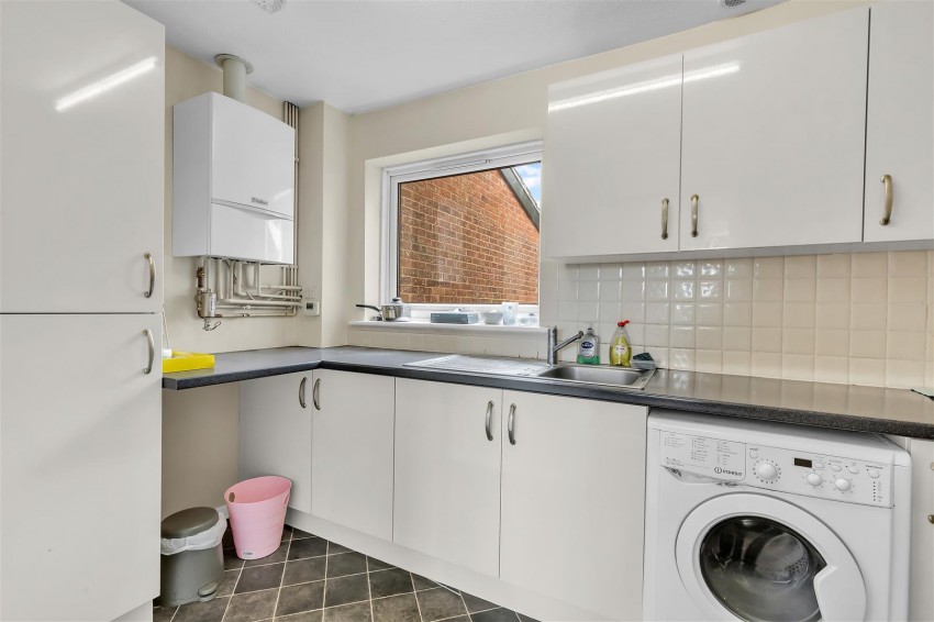 Images for Gilligan Close, Horsham
