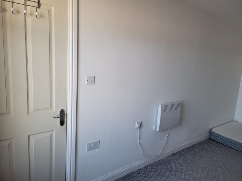 Images for 131 Chapel Street, Leigh