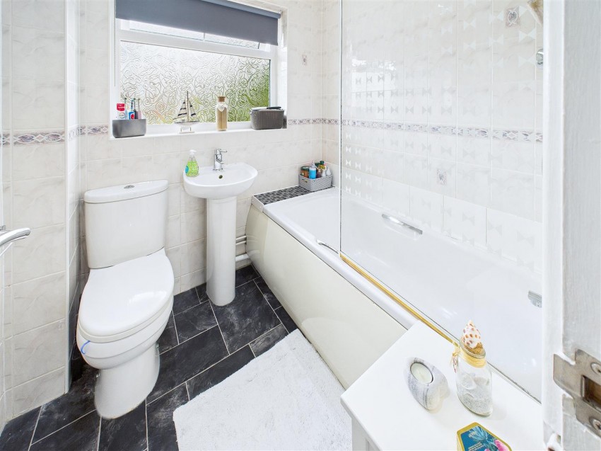 Images for Waverley Lane, Burton-On-Trent
