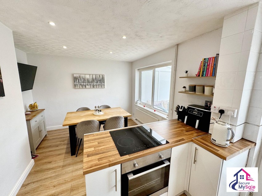 Images for Sixth Avenue, Grantham