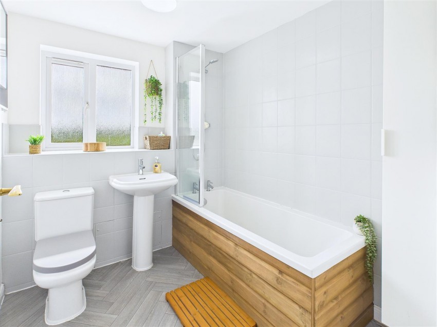 Images for Clifton Way, Burton-On-Trent
