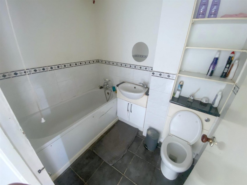 Images for Brook Street, Luton