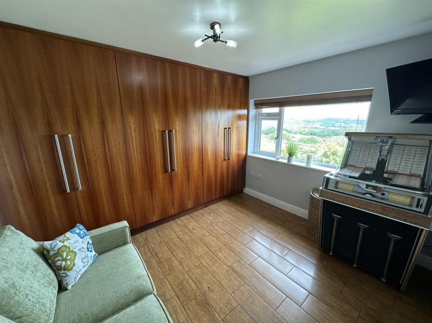 Images for Moor View Drive, Bingley