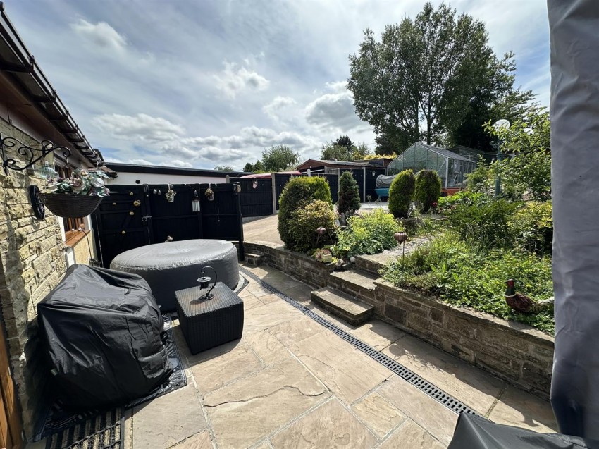 Images for Moor View Drive, Bingley