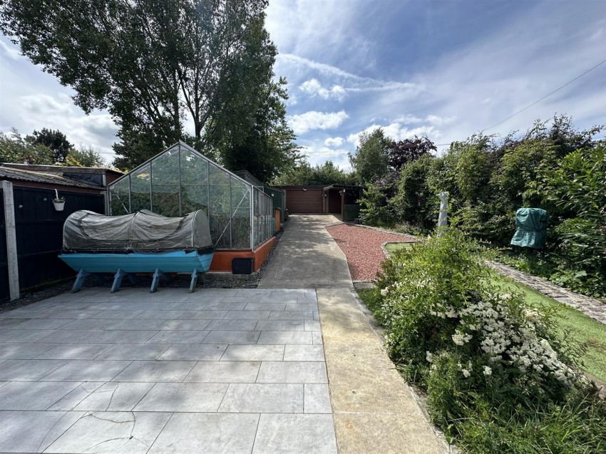 Images for Moor View Drive, Bingley