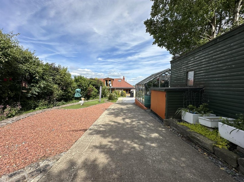 Images for Moor View Drive, Bingley