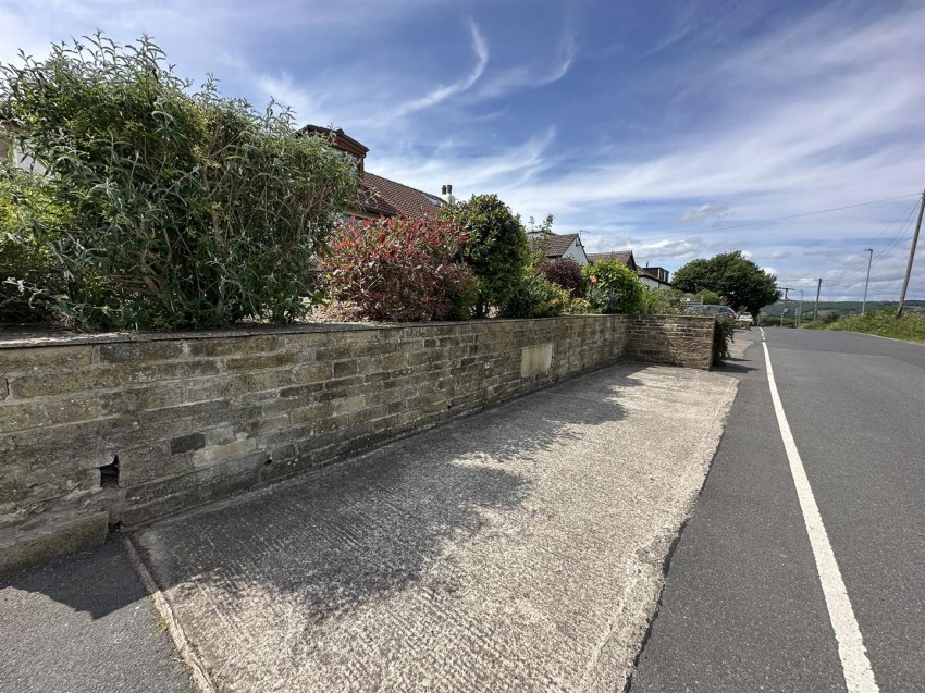 Images for Moor View Drive, Bingley