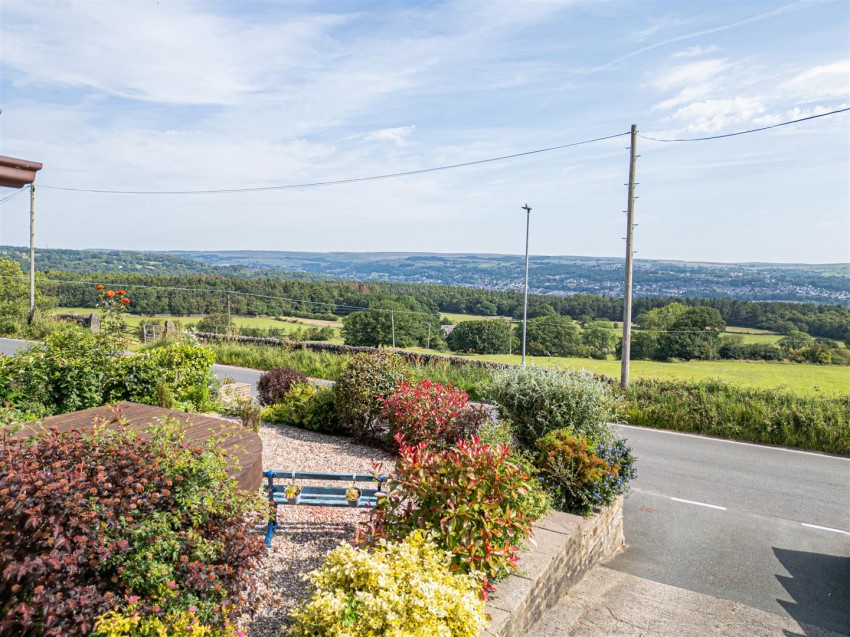Images for Moor View Drive, Bingley