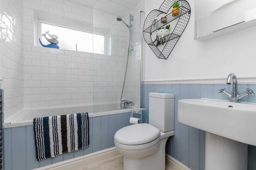 Images for Sycamore Avenue,,Horsham