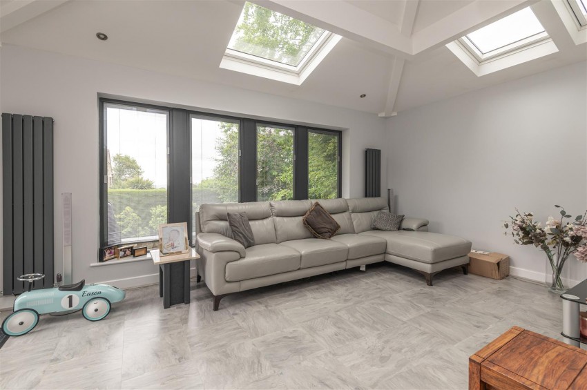 Images for Broomfield Road, Fixby, HD2