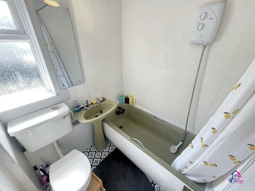Images for Fifth Avenue, Grantham