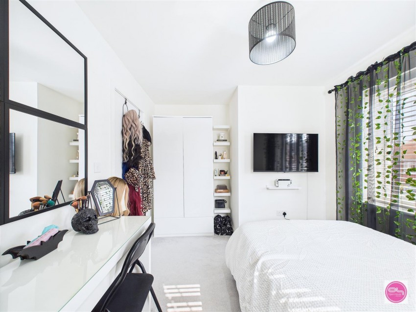 Images for Coral Lane, Newhall