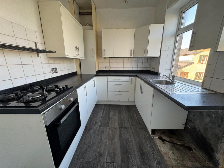 Images for Staveley Road