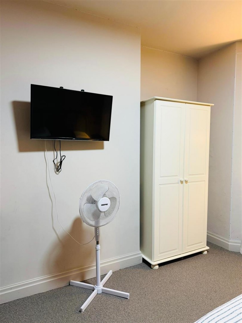 Images for Room 1, Elm Vale, Liverpool