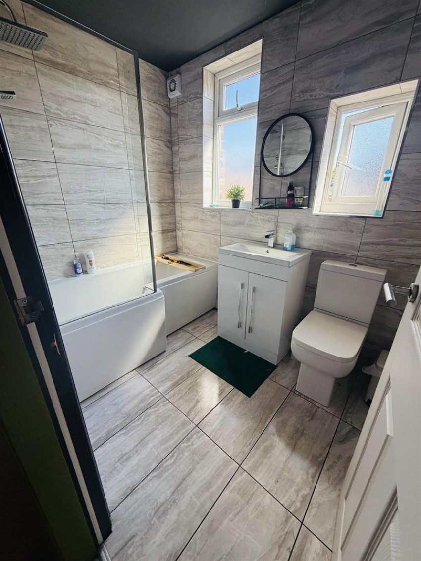 Images for Room 1, Elm Vale, Liverpool