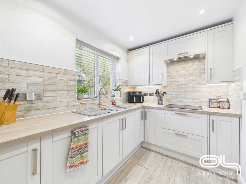 Images for Thomas Avenue, Stone