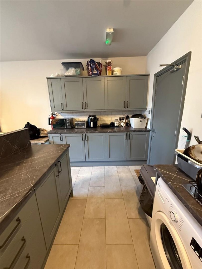 Images for Room 4, 427 Smithdown Road, Wavertree