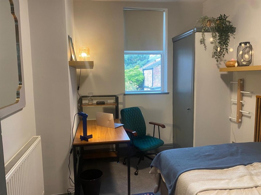 Images for Room 4, 427 Smithdown Road, Wavertree