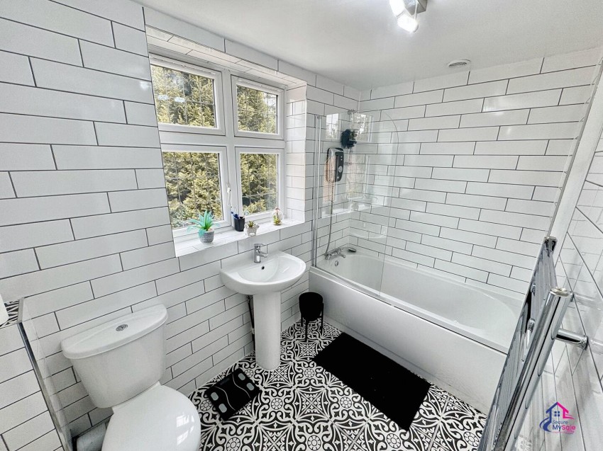 Images for Manthorpe Road, Grantham