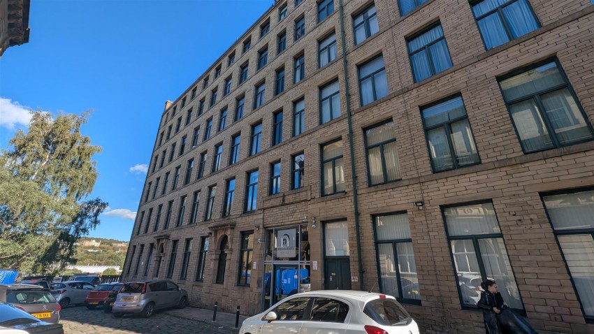 Images for Broadgate House, Bradford
