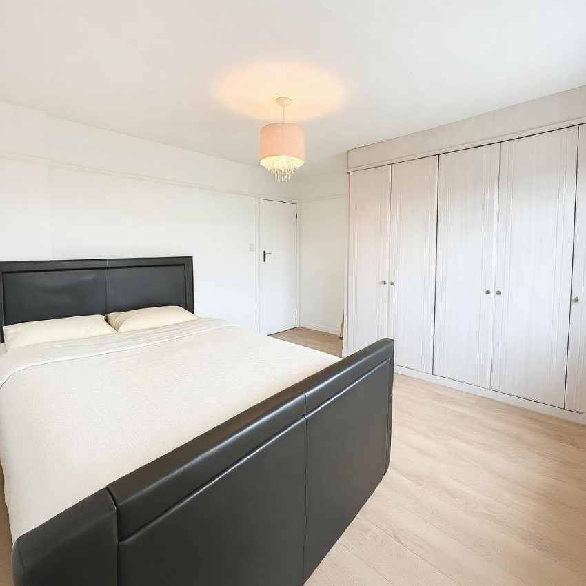 Images for Knightwood Crescent, New Malden