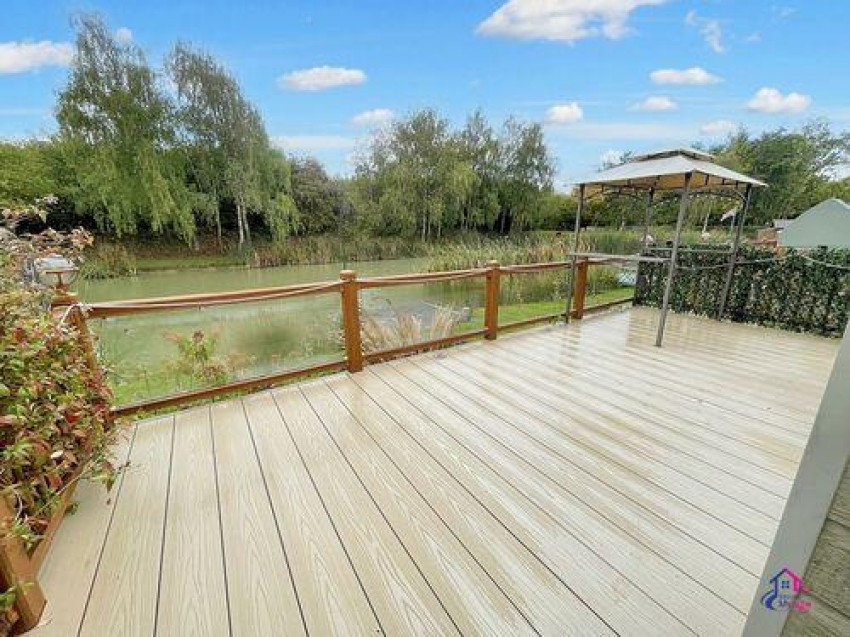 Images for Wagtail Country Park, Cliff Lane, Marston