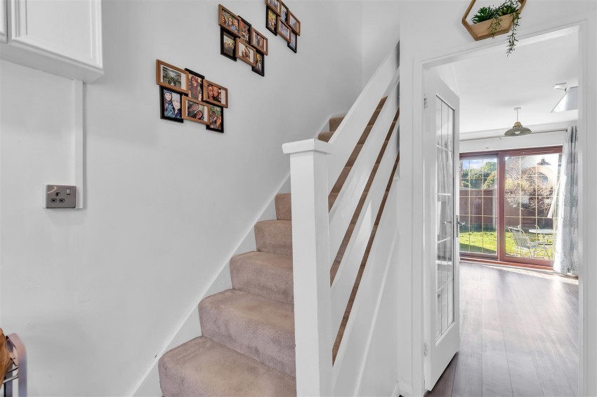 Images for Roebuck Close, Horsham