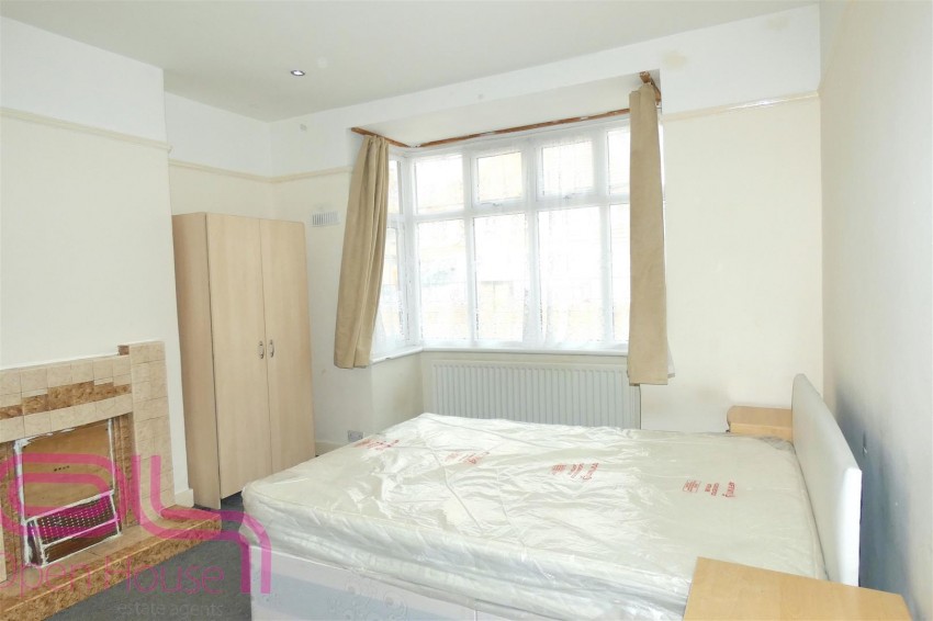 Images for Heathdale Avenue, Hounslow